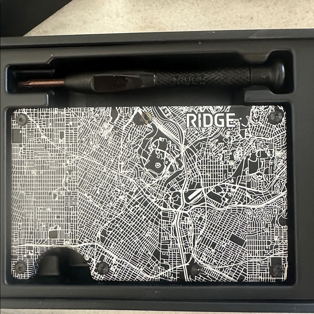 The Ridge Wallet- City of Los Angeles - Picture 2 of 10